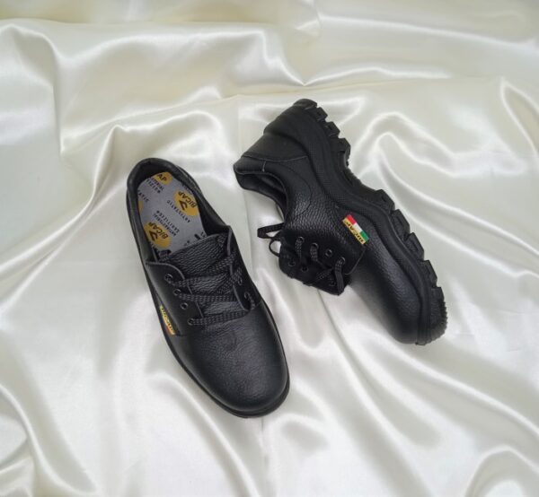 Ανδρικά μαύρα εργατικά παπούτσια με κορδόνι